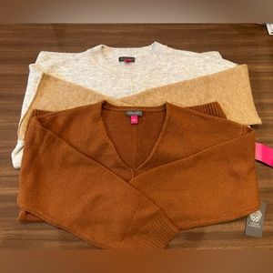 Bundle of 2 Vince Camuto sweaters size small